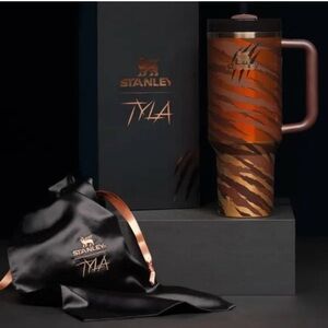 COPY - Nib TYLA TYGER QUENCHER 40 OZ Soldout online.